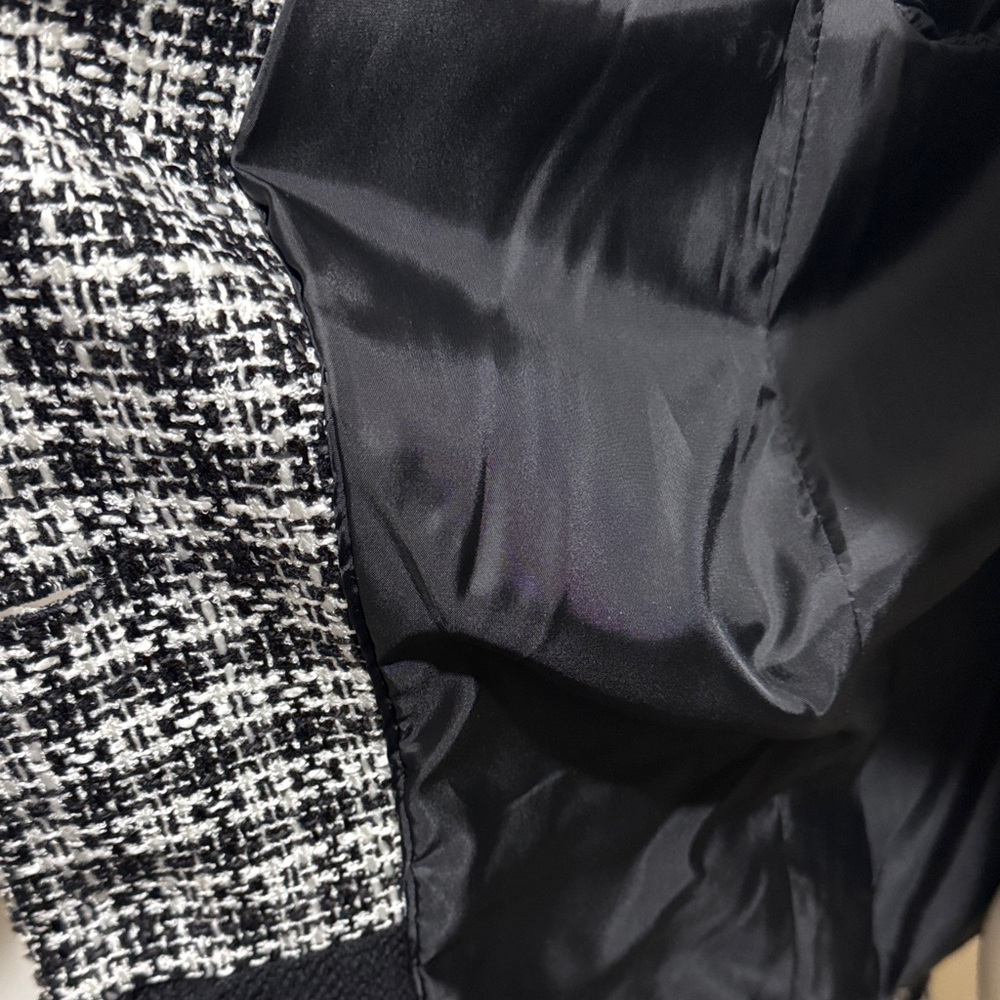 Karl Lagerfeld Monochrome Tweed Blazer, Women’s Size 12, Like New - Picture 12 of 13